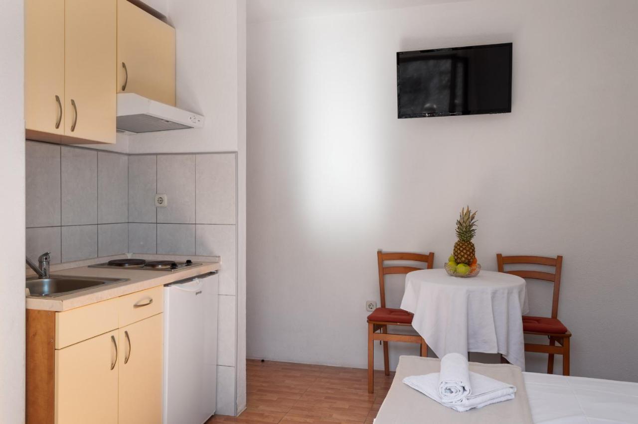 Niko Apartments Drvenik  Buitenkant foto